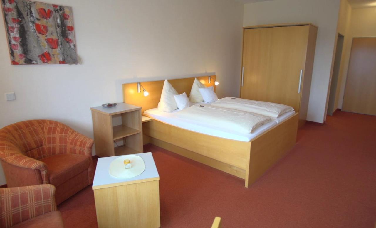 Landhotel Larenzen เคิร์ชฮัม ภายนอก รูปภาพ
